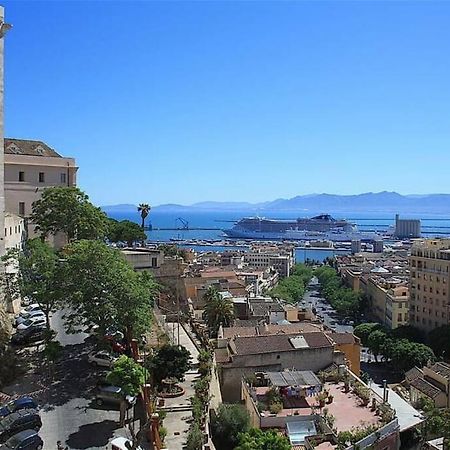 Appartamento Centro Кальярі Екстер'єр фото