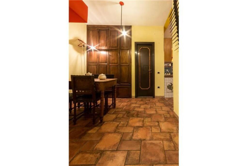 Appartamento Centro Кальярі Екстер'єр фото
